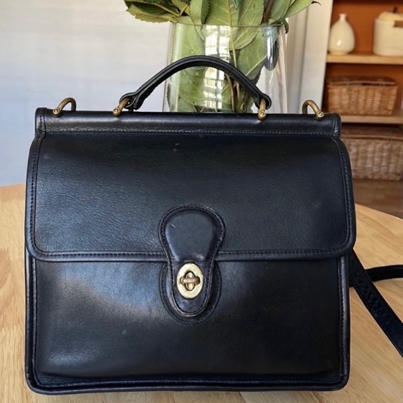 Coach Handbags - Vintage Coach Leather Willis Crossbody with Bullseye Stamp in Black 9927